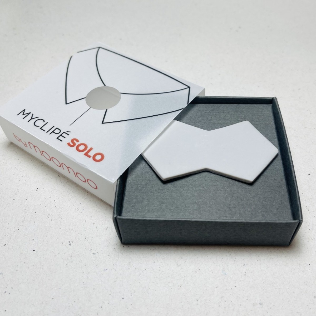 SOLO BOWTIE LIGHT GREY